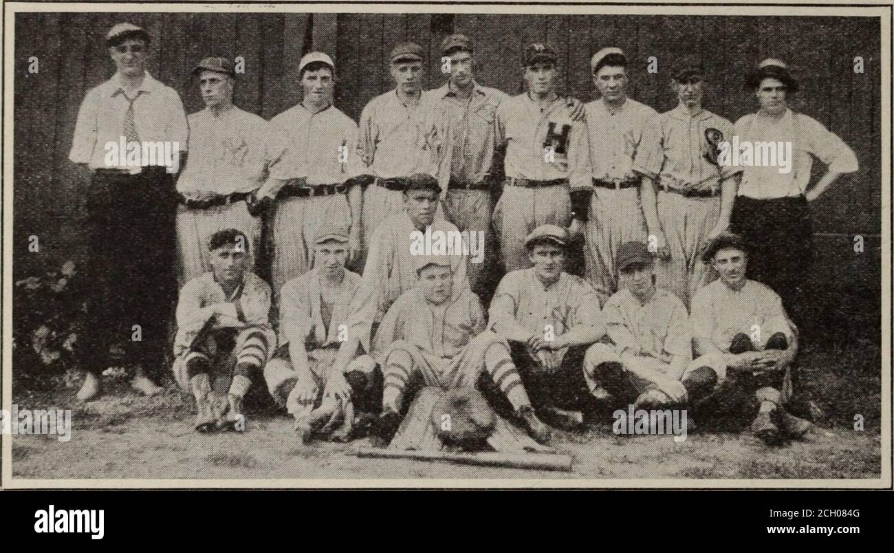 . Baltimore and Ohio employees magazine . GLENWOOD BASEBALL TEAM THAT MADE A RECORDLeft to right: Top row, Gleaskman, Umpire; Reynolds, Shrope, White, Quillon, Mathos, Friel, Voltz ai.dRush, Manager. Sitting, Nohilla, OMalley, Gisbert, Hudson, Meehan, Seeney, Captain; Joe Cunniff, Mascot. Two-base hits—Maul, Burke. Stolen bases—Caulder. Double plays—Caulder to Apple;Evans to Boland. Left on bases—Mt. Clare, 9;Baltimore Division, 4. Base on balls—offSchauffle, 3; ofT McGovern, 4. Struck out—bySchauffle, 2; by McGovern, 12. Umpire—Hoo-ligan. Baltimore and Ohio Buildingvs. Staten Island The game Stock Photo