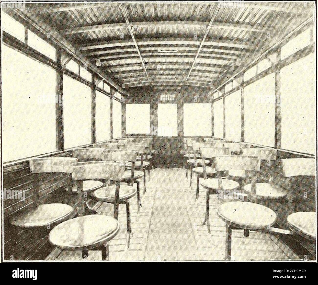 . Electric railway journal . GLASGOW DOUBLEDECK CAR WITH HINGED EXIT