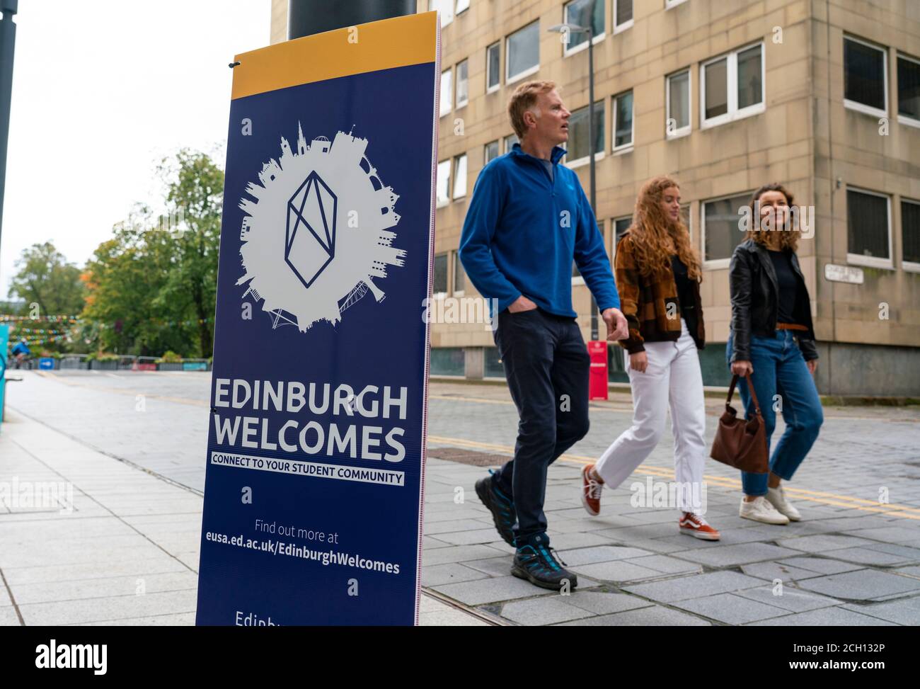 Edinburgh, Scotland, UK. 13 September, 2020. Preparations for start of term  at Edinburgh University. FreshersÕ Week starts Monday 14 September and work  is being carried out on campus to allow students to