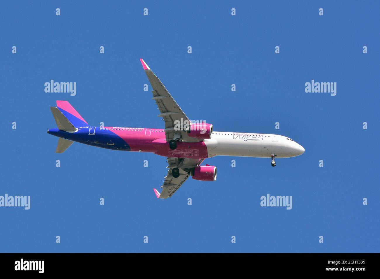 Wizz Air - Airbus A321-271NX airplane Stock Photo - Alamy