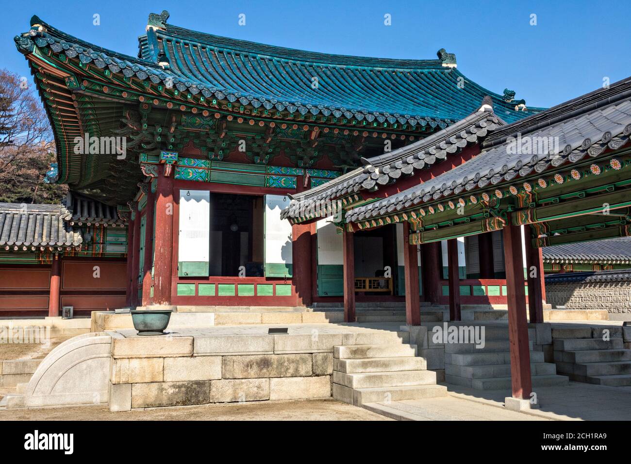 The Seonjeongjeon Hall at the Changdeokgung Palace in Seoul, South Korea. The building was the main place for the emperor to meet with high ranking officials to discuss political, state, and foreign affairs. Stock Photo