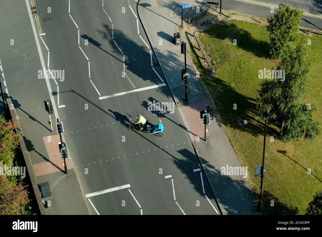 Zig zag road markings hi-res stock photography and images - Alamy
