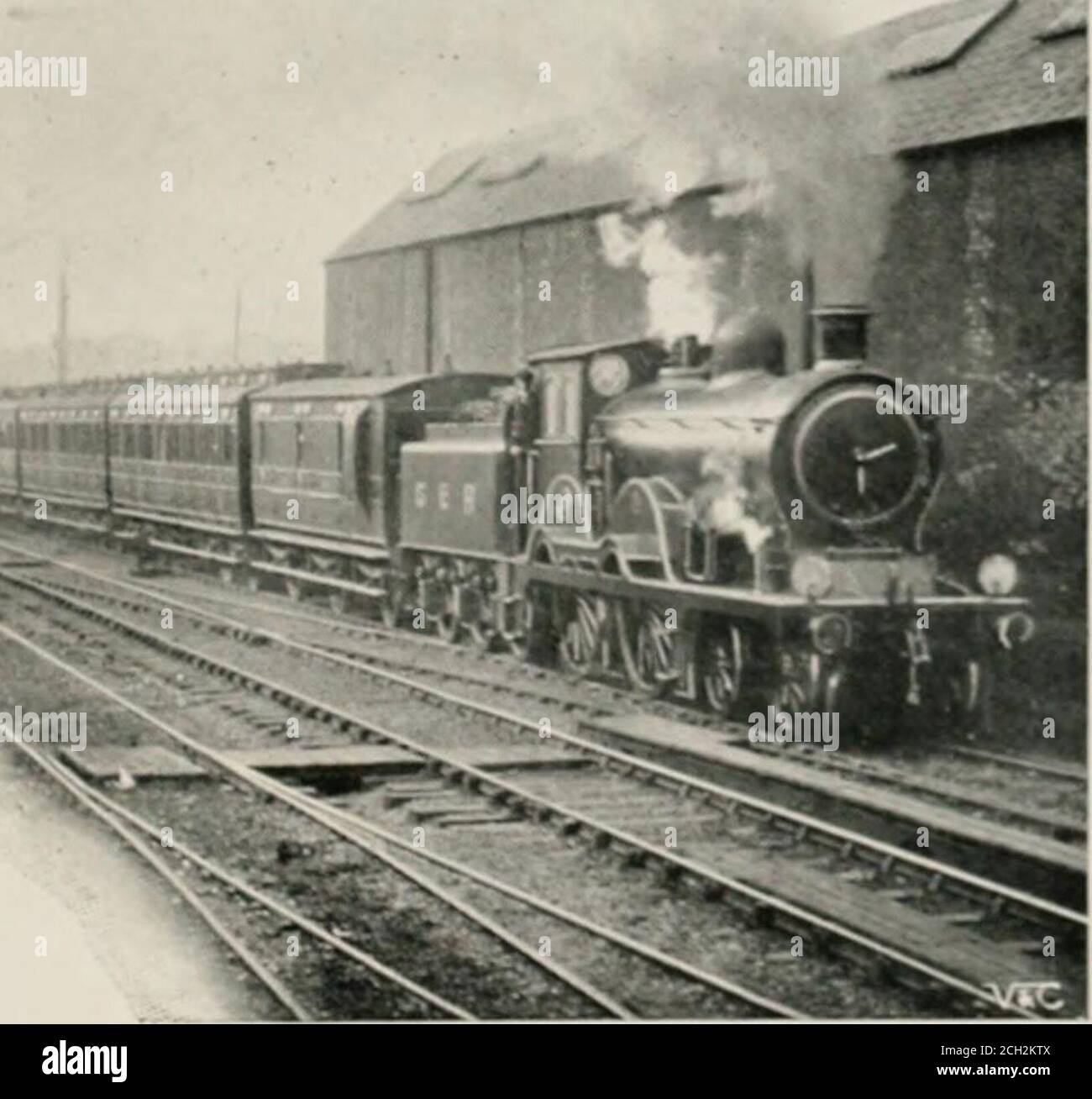 The ways of our railways . ELECTRIC TliAIN, N. K. KPhoto by British  Tliniisoii-Hoiiitoii Co.]. OIL-BURXIXG LOCOMOTIV:; WITH T.^AI.V, G. E.  K.Jlio:o by !. • ,- • •• : !•□ □t-hing