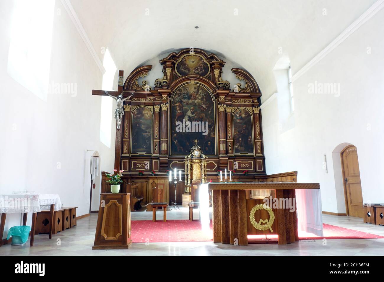 Innenansicht der Kapuzinerkirche Hl. Maximilian Meran, Südtirol