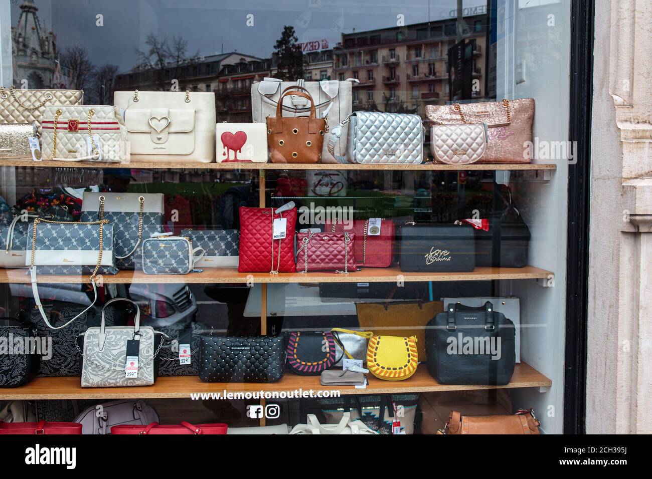 Dissona chain sling bag, Women's Fashion, Bags & Wallets, Cross
