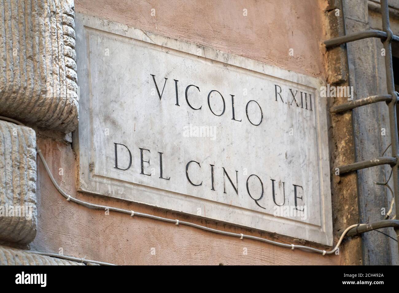 Vicolo del Cinque, Authentic Street Nameplate in Carrara Marble. R.XIII in  the Top Right Corner Stands for Rione 13 (District 13): Trastevere Stock  Photo - Alamy