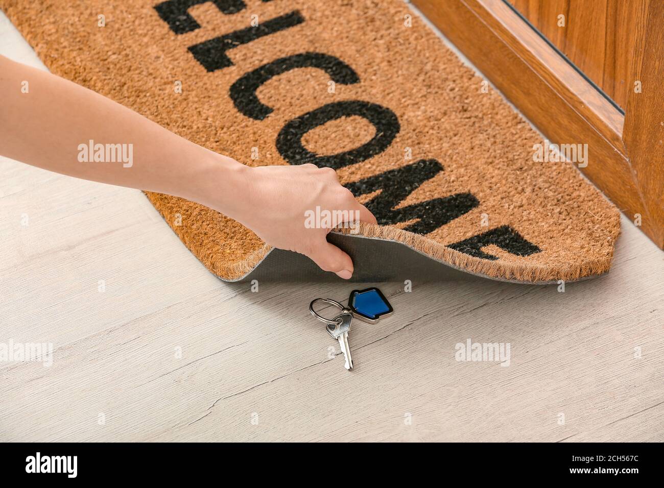 Key under the mat hires stock photography and images Alamy