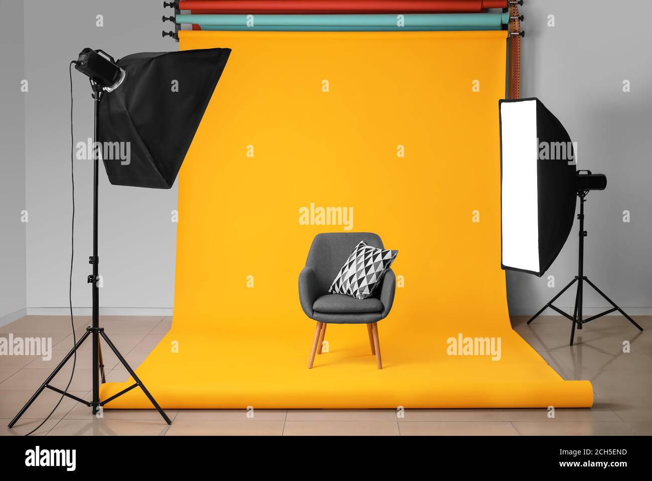 Interior of modern photo studio Stock Photo Alamy