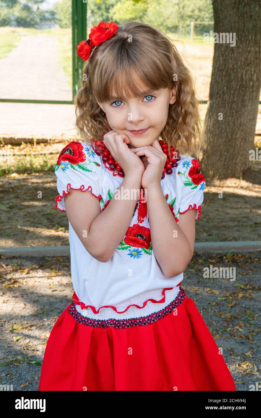 ukrainian little models portrait of a beautiful little preschool girl wearing an embroidered shirt  - national Ukrainian costume Stock Photo - Alamy