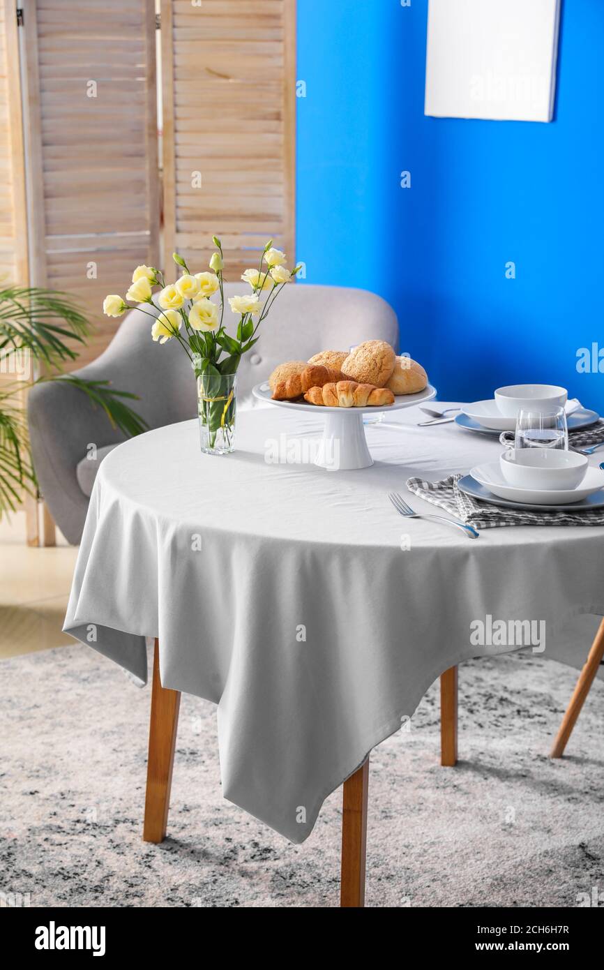 Interior of modern stylish dining room Stock Photo - Alamy