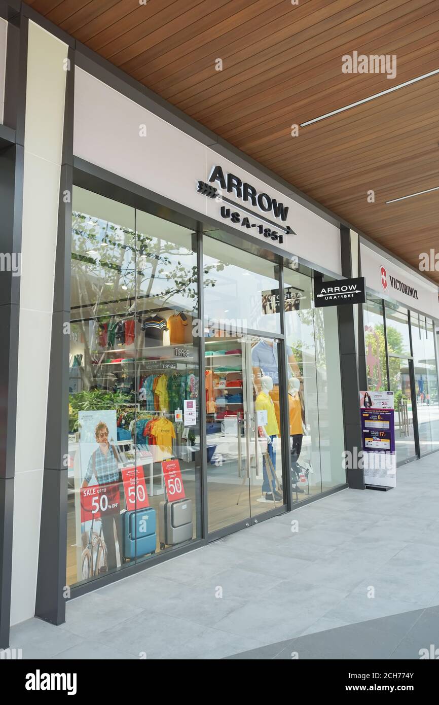 Samut Prakan, Thailand - July 28, 2020: Arrow shop in Siam Premium Outlets Bangkok. Arrow shirt company was founded William H.Titus and partner Stock Photo - Alamy