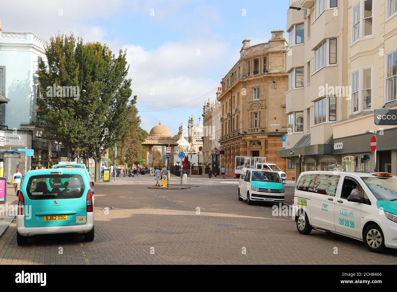 Brighton and hove taxi hi-res stock photography and images - Alamy
