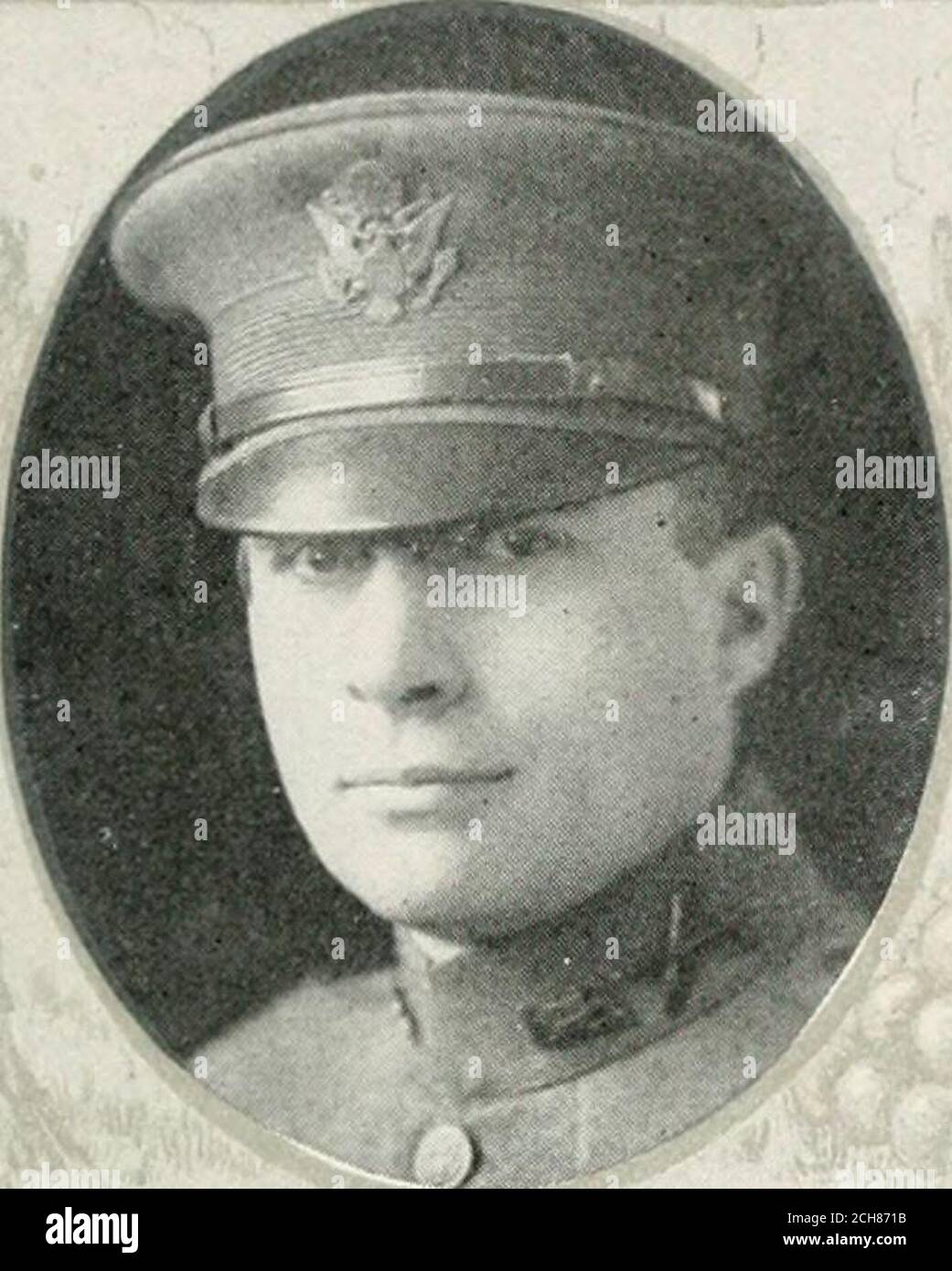 . The history and achievements of the Fort Scheridan officers' training camps . sing man-ager of the Studebaker Corporation; salesmanager Commerce Motor Car Co., twoyears, then entered the advertising busi-ness for himself, with headquarters inChicago. He served in the 7th Regimentof the New York National Guard, and alsowith Battery C of the Illinois Guard, withwhich outfit he saw border service in1916-17. He was admitted to the Sec-ond Officers Training Camp, Fort Sheri-dan, being assigned to the 7th Battery. Hesailed for France as a casual officer onJanuary 7, 1918. Captain Pettit receivedfu Stock Photo