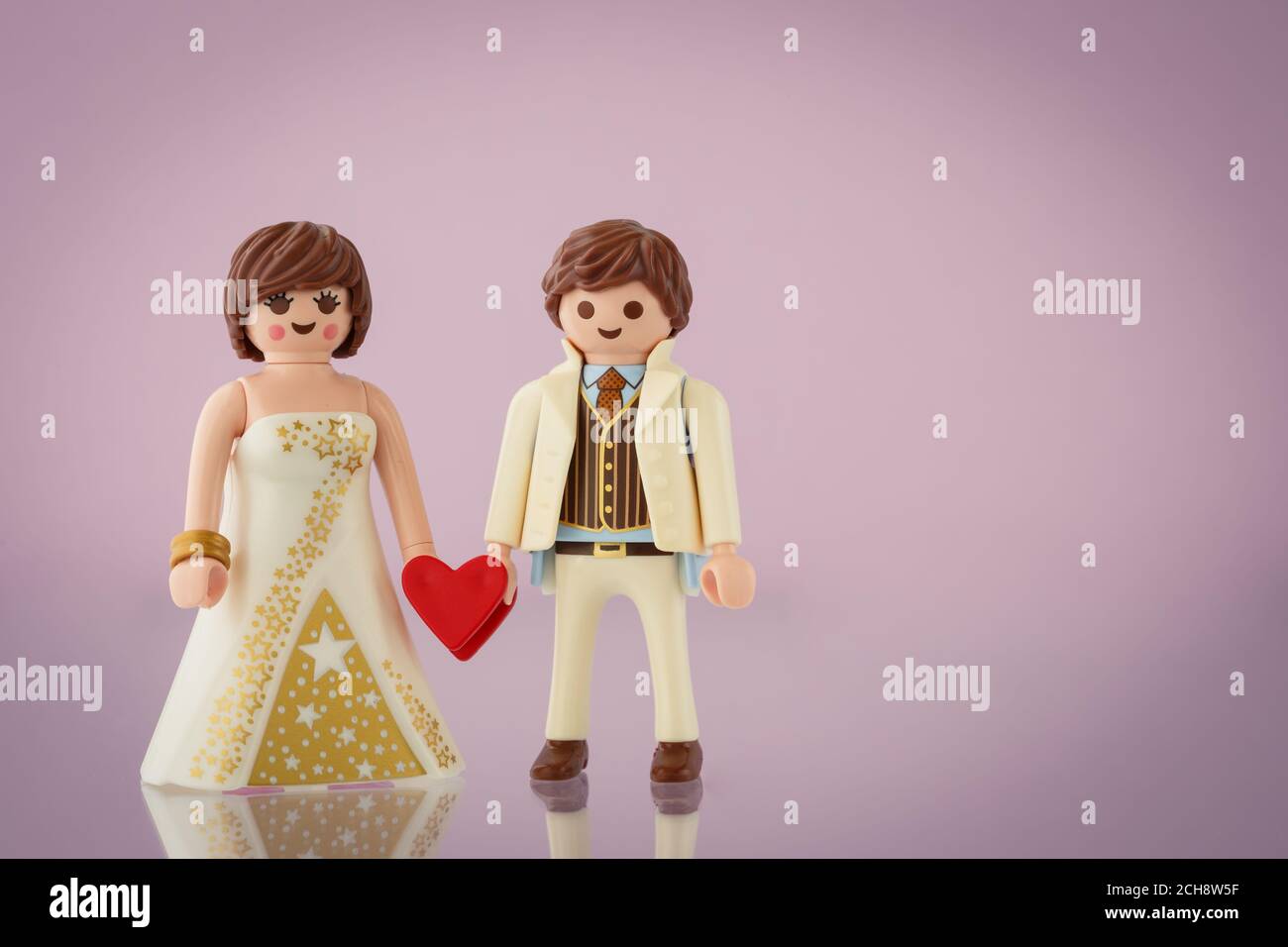 Funny couple photoshoot hi-res stock photography and images - Alamy