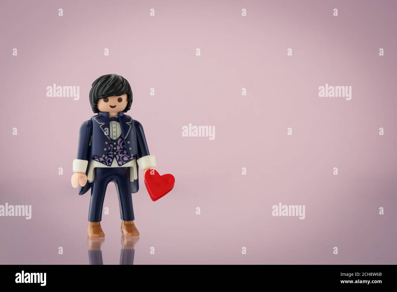 PLAYMOBIL on X: #Love is in the air!  #PLAYMOBIL #wedding   / X