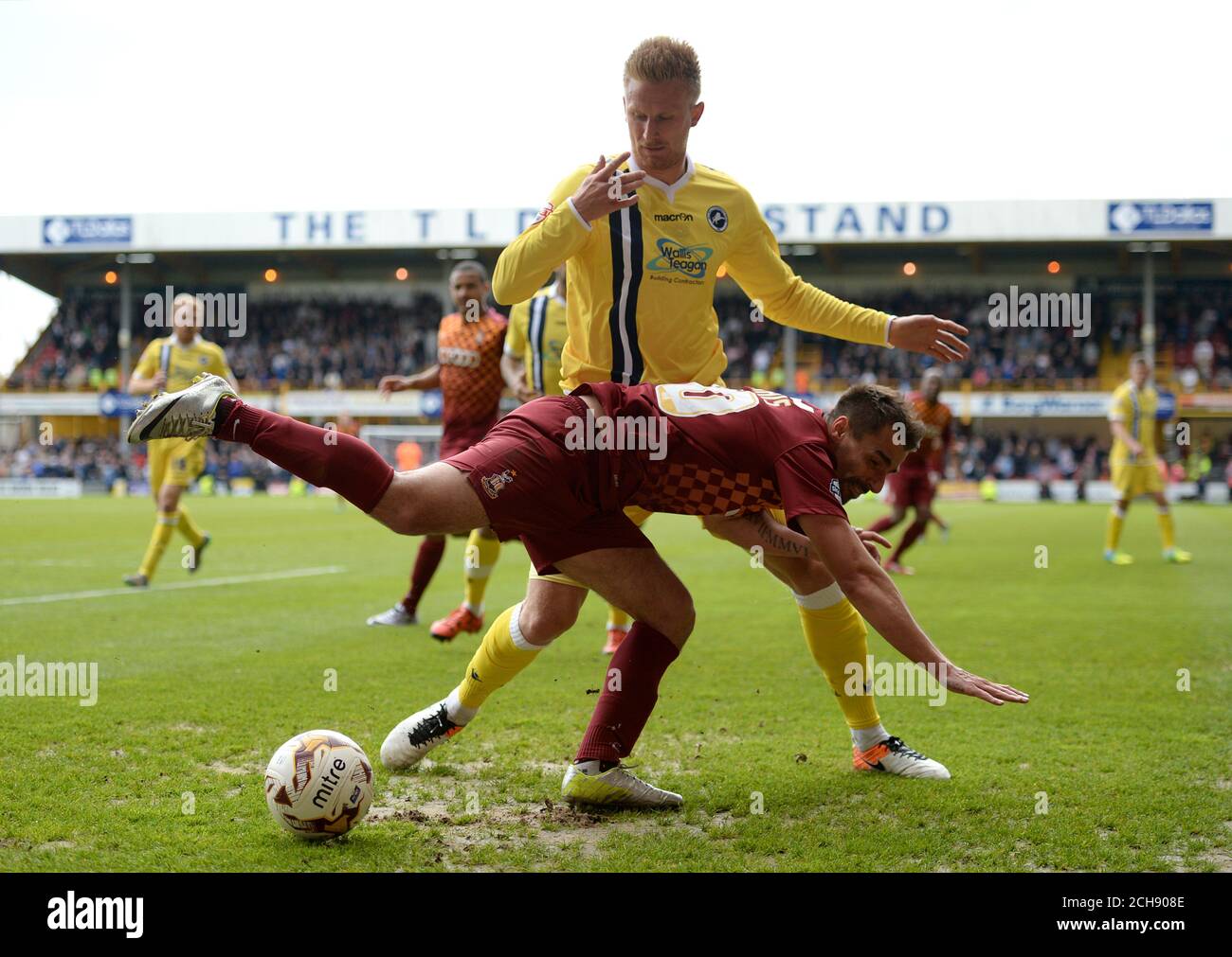 Bradford City's Filipe Morais (left) and Millwall's Byron Webster battle for the ball during the Sky Bet League One play off, first leg match at Valley Parade, Bradford. Stock Photo