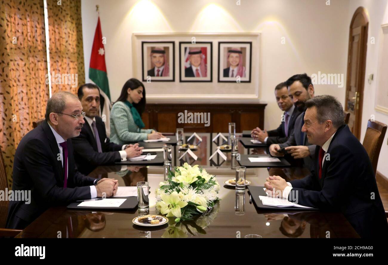 Huddle sælge fjende International Committee of the Red Cross (ICRC) President Peter Maurer  meets with Foreign Minister Ayman Safadi in Amman, Jordan January 30, 2019.  REUTERS/Muhammad Hamed Stock Photo - Alamy