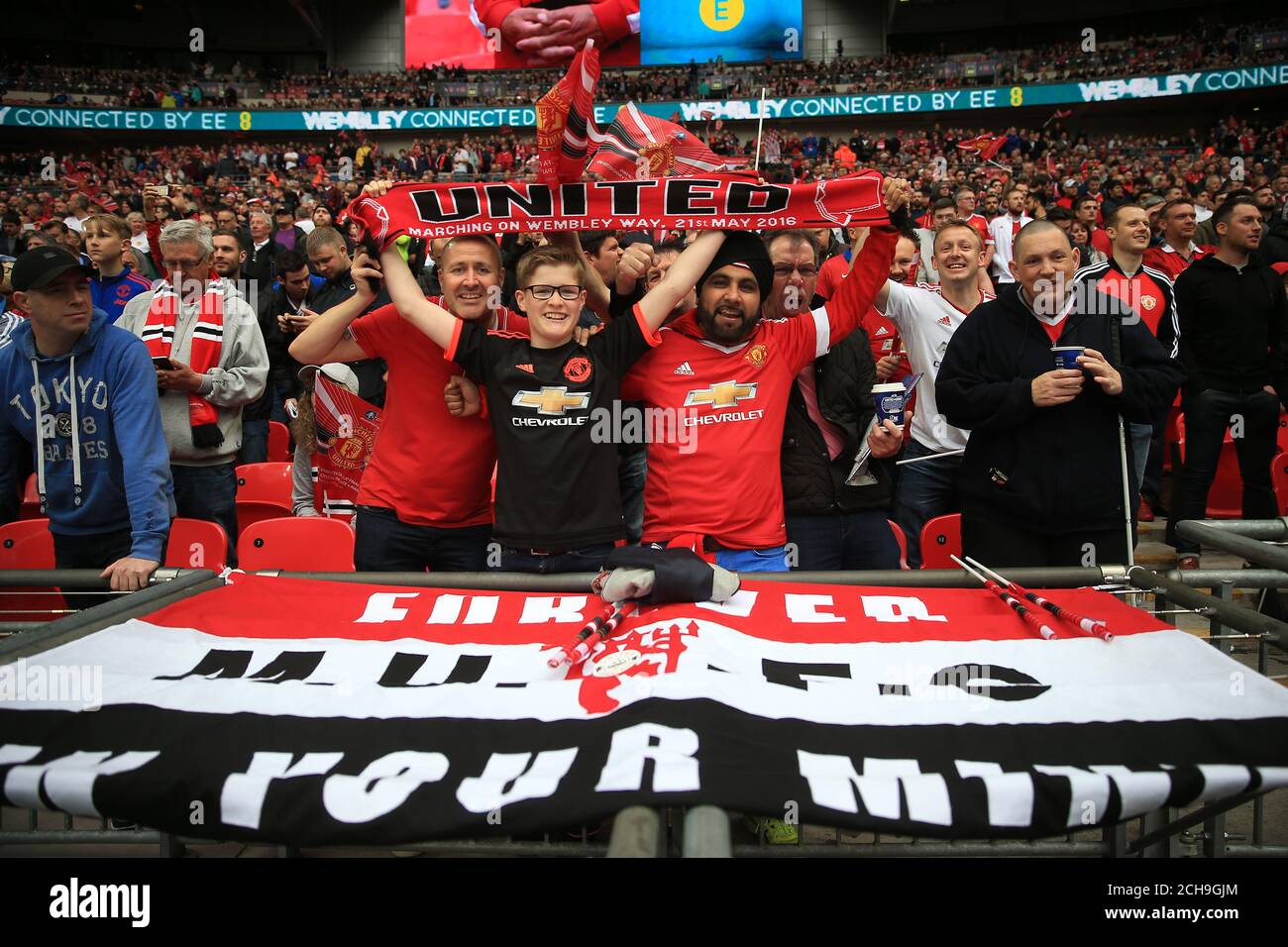 Football mid length mid length midlength half crowd fans spectators hi-res  stock photography and images - Alamy