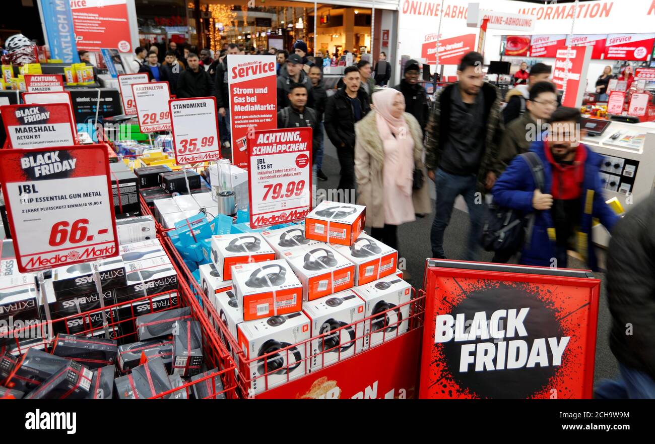 People shop during Black Friday deals at consumer electronics retailer  Media Markt near Alexander Platz square in Berlin, Germany, November 29,  2019. REUTERS/Fabrizio Bensch Stock Photo - Alamy