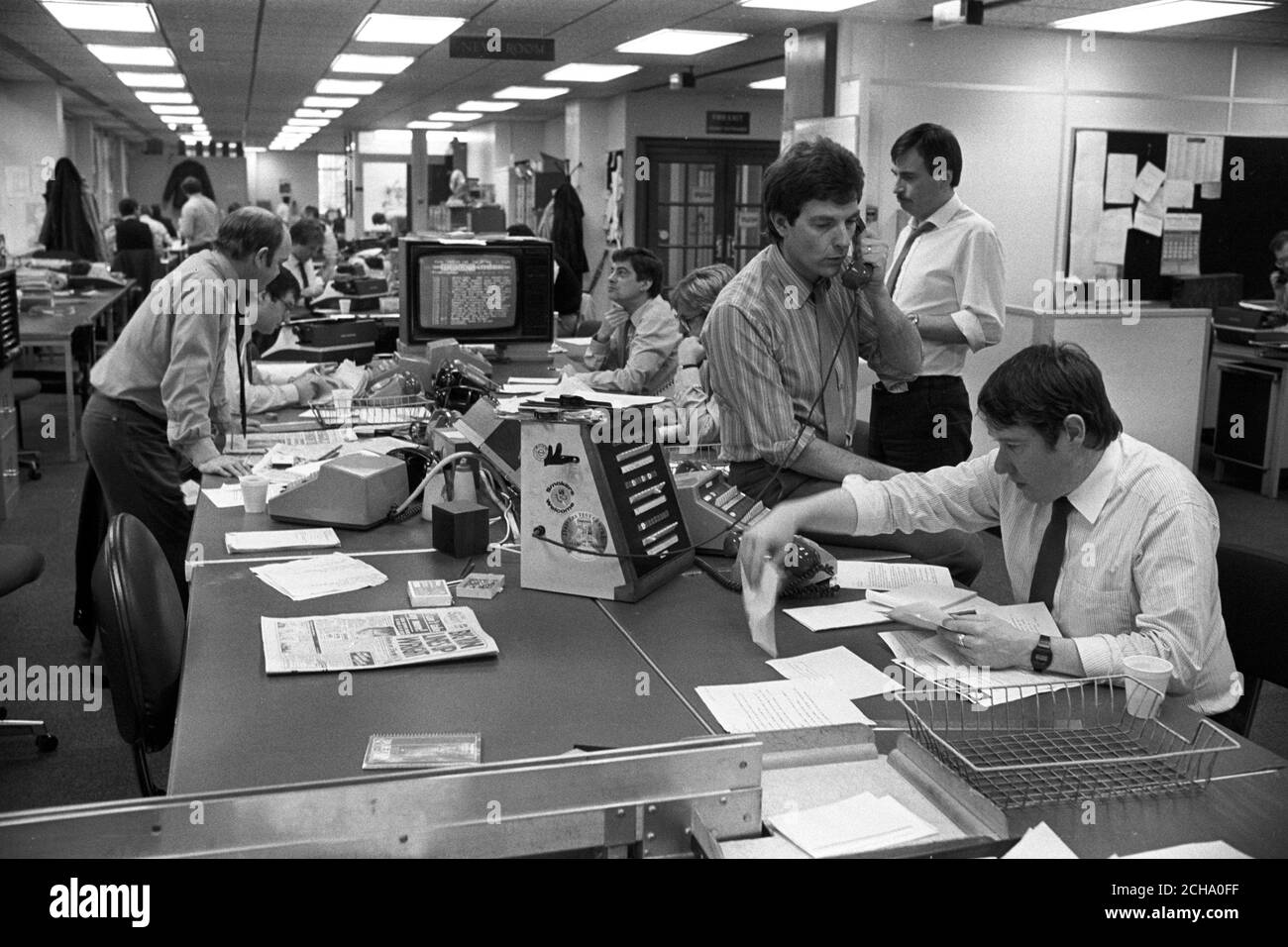 Newsroom 1980s hires stock photography and images Alamy