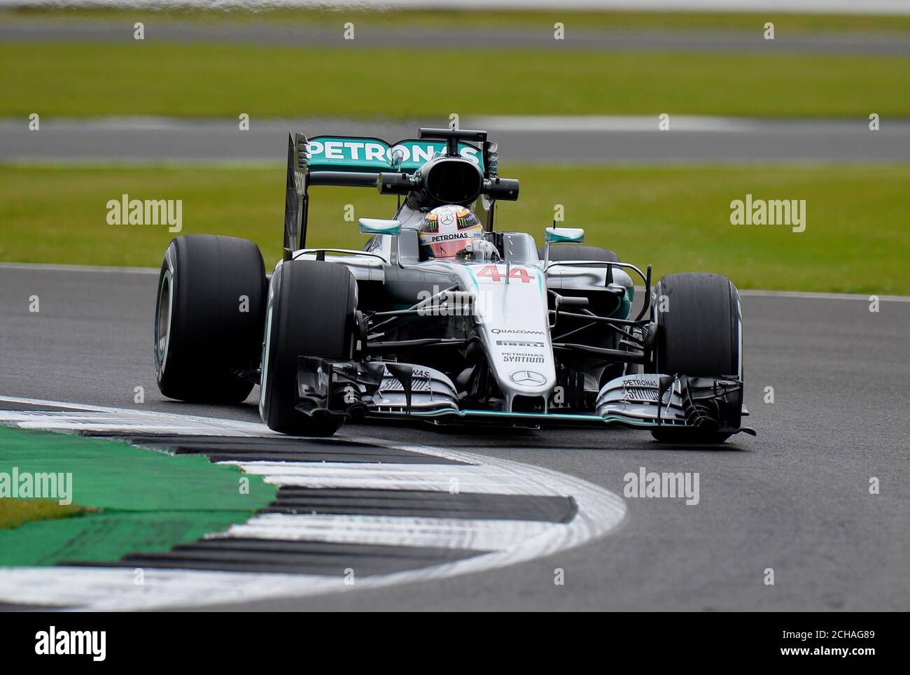 Mercedes' Lewis Hamilton during Practice Day for the 2016 British Grand Prix at Silverstone Circuit, Towcester. PRESS ASSOCIATION Photo. Picture date: Friday July 8, 2016. See PA story AUTO British. Photo credit should read: Tony Marshall/PA Wire. RESTRICTIONS: Editorial use only. Commercial use with prior consent from teams. Call +44 (0)1158 447447 for further information. Stock Photo