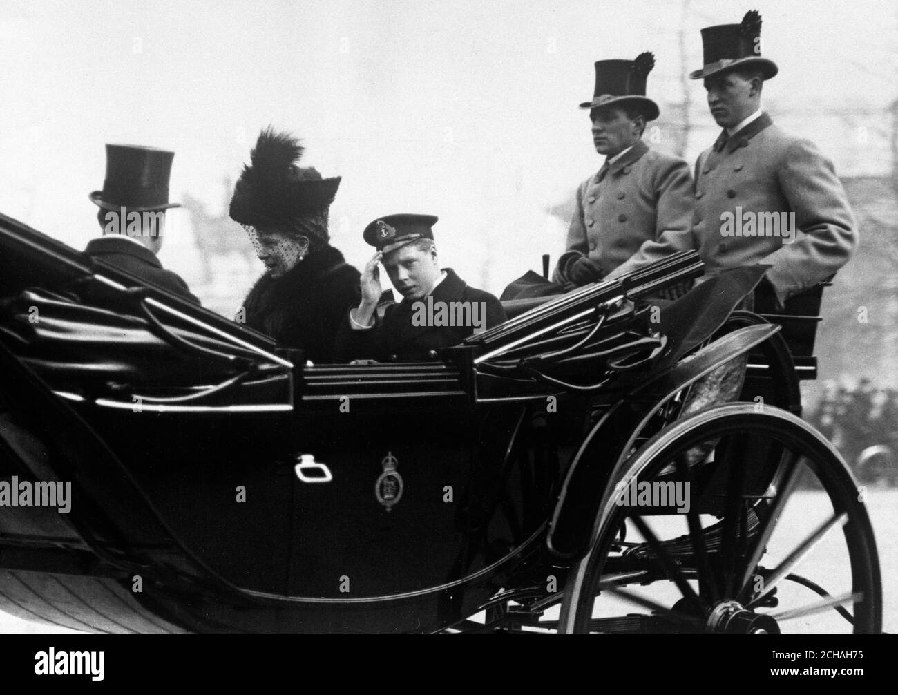 Prince of Wales and Queen Mary arrive at Kensington. Stock Photo