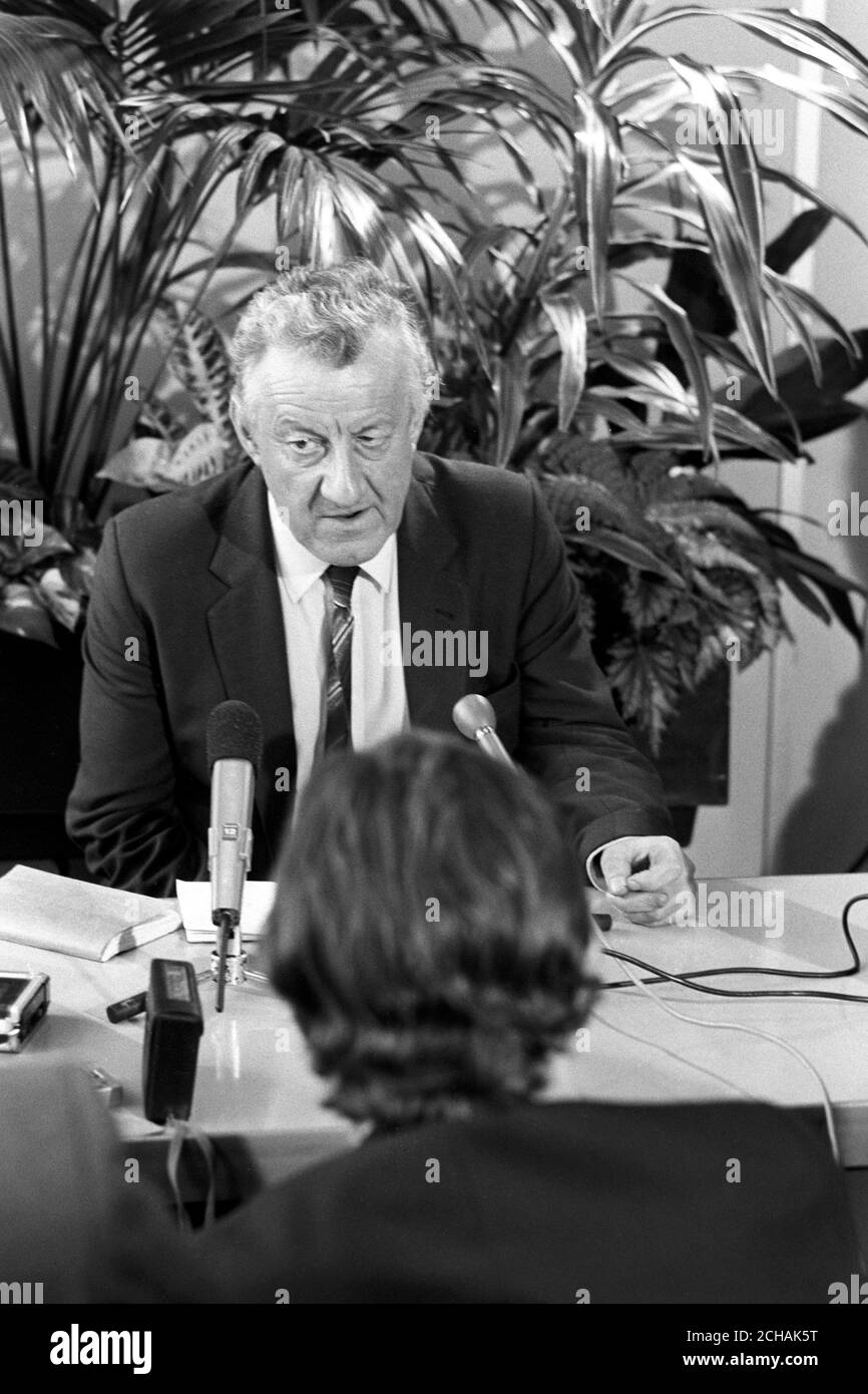 Press Association Chief Political Correspondent Chris Moncrieff gives a Press conference in the Royal Sussex Hospital following his interview with Trade and Industry Secretary Norman Tebbit. Stock Photo