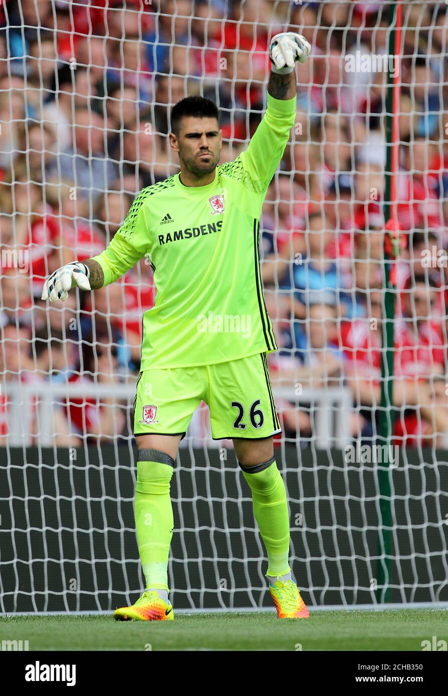 Middlesbrough Goalkeeper Victor Valdes during the Premier League match at the Riverside Stadium, Middlesbrough. PRESS ASSOCIATION Photo. Picture date: Saturday August 13, 2016. See PA story SOCCER Middlesbrough. Photo credit should read: Richard Sellers/PA Wire. RESTRICTIONS: EDITORIAL USE ONLY No use with unauthorised audio, video, data, fixture lists, club/league logos or 'live' services. Online in-match use limited to 75 images, no video emulation. No use in betting, games or single club/league/player publications.- Se Stock Photo