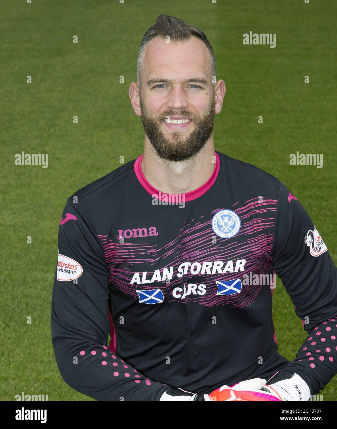 Goalkeeper alan mannus hires stock photography and images Alamy