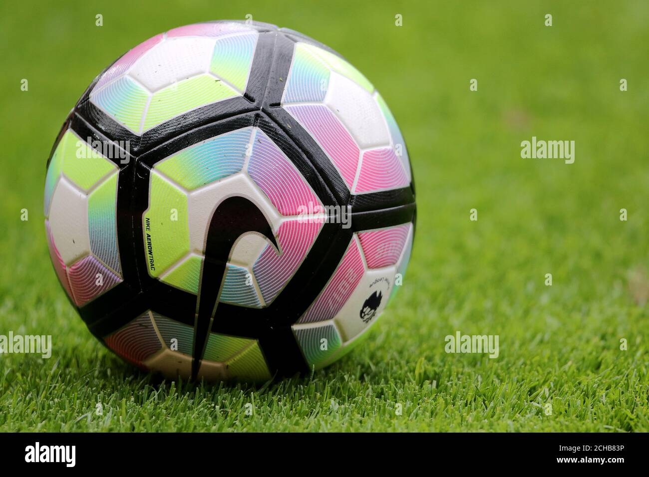 A general view of a 2017 Nike Ordem 4 Premier League Match Football Stock  Photo - Alamy