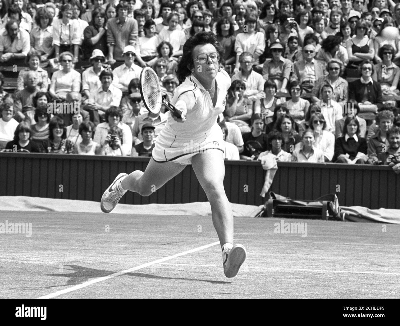 Billie Jean King (USA) winning the second set 6-1 against fellow American Martina Navratilova on Wimbledon's Centre Court. Stock Photo