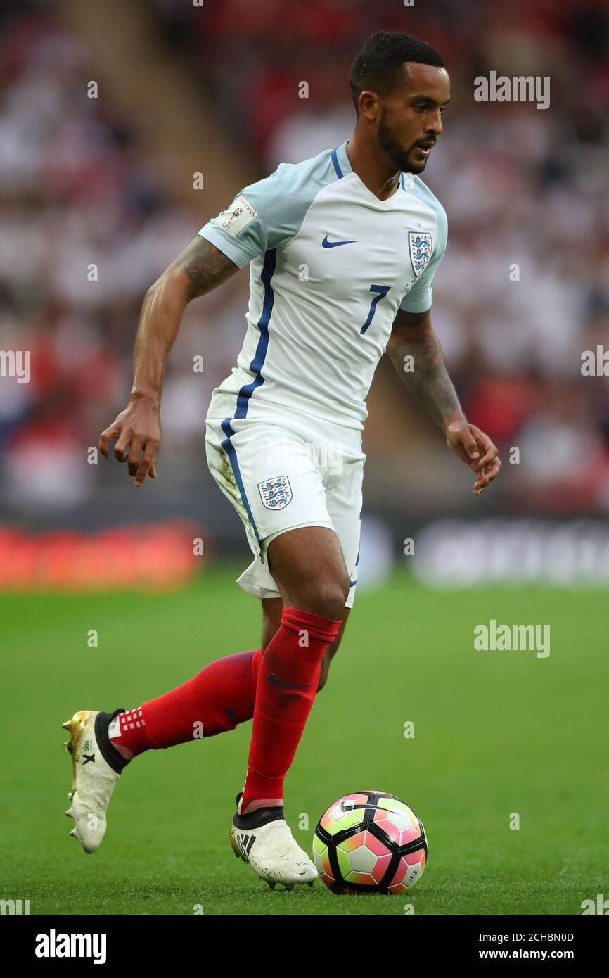 England's Theo Walcott during the 2018 FIFA World Cup Qualifying match at Wembley Stadium, London. PRESS ASSOCIATION Photo. Picture date: Saturday October 8, 2016. See PA story SOCCER England. Photo credit should read: Nick Potts/PA Wire. Stock Photo