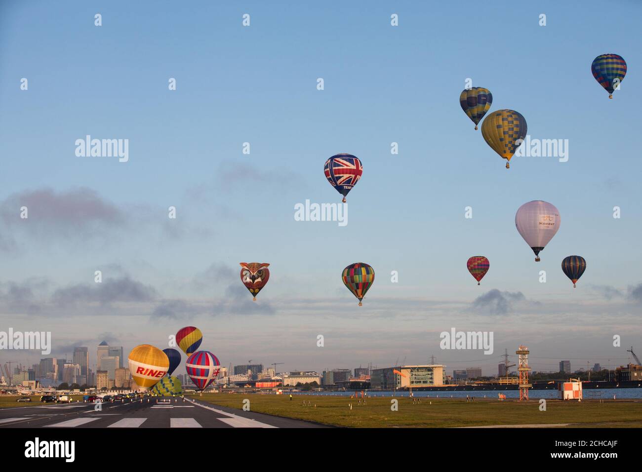 Hot air on sale balloon lift