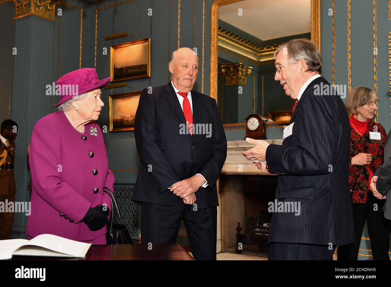 queen-elizabeth-ii-and-king-harald-v-of-norway-meet-guests-at-the-anglo
