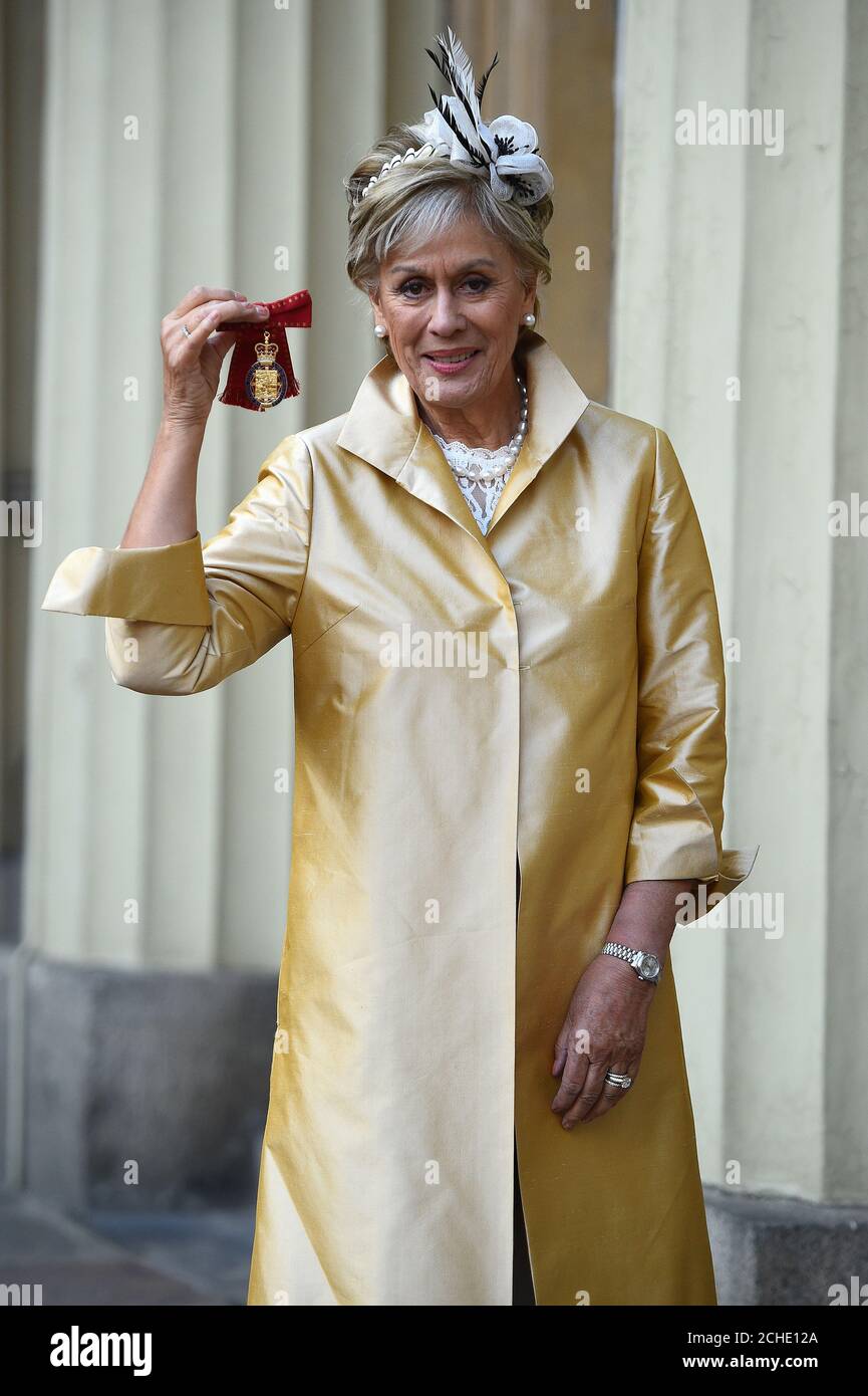 Dame Kiri Te Kanawa with her Order of the Companions of Honour, presented to her by the Prince of Wales during an investiture ceremony at Buckingham Palace, London. Stock Photo