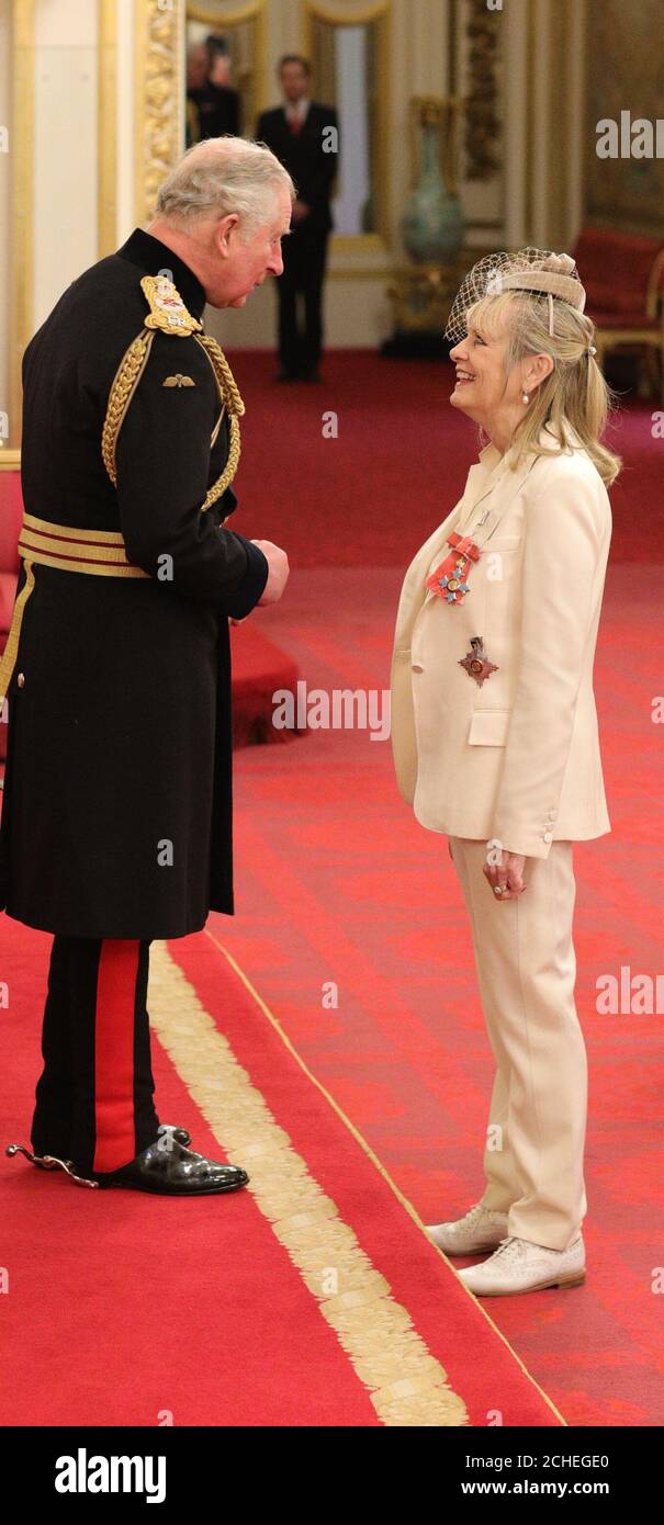 The 1960s supermodel Lesley 'Twiggy' Lawson is made a Dame Commander of the Order of the British Empire for services to fashion, the arts and charity during an Investiture ceremony at Buckingham Palace, London. Stock Photo