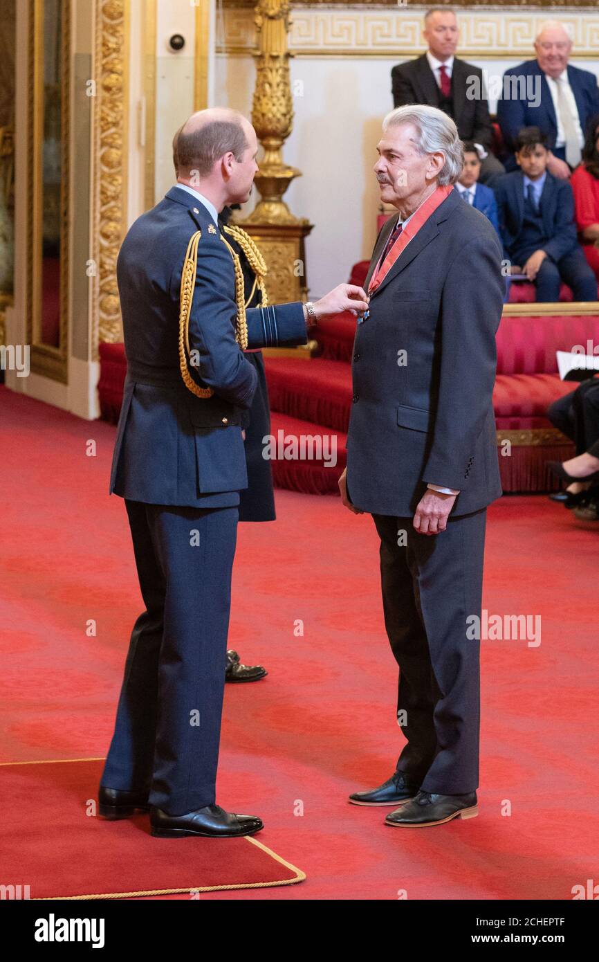 Professor Gordon Murray from Puttenham is made a CBE (Commander of the Order of the British Empire) by the Duke of Cambridge at Buckingham Palace. Stock Photo