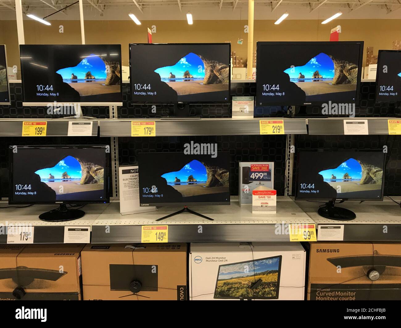 Show windows hires stock photography and images Alamy