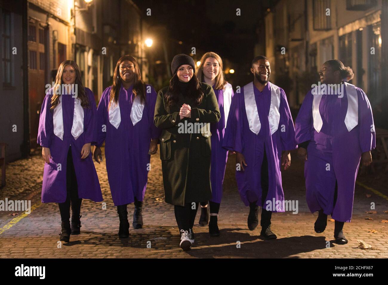 Martine mccutcheon joins christmas carollers hires stock photography