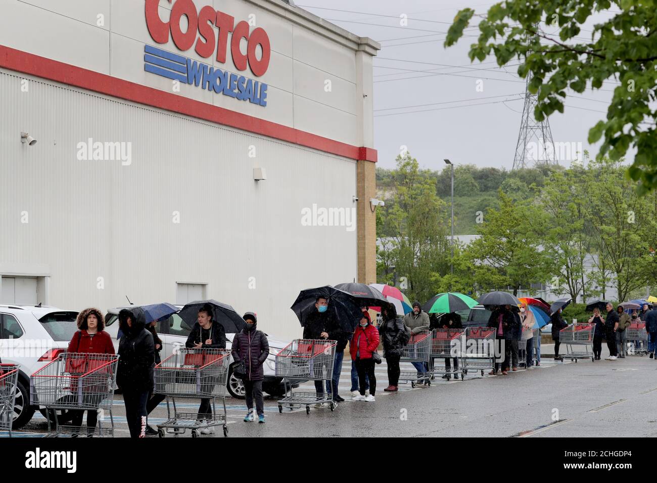 Rain outside costco hires stock photography and images Alamy