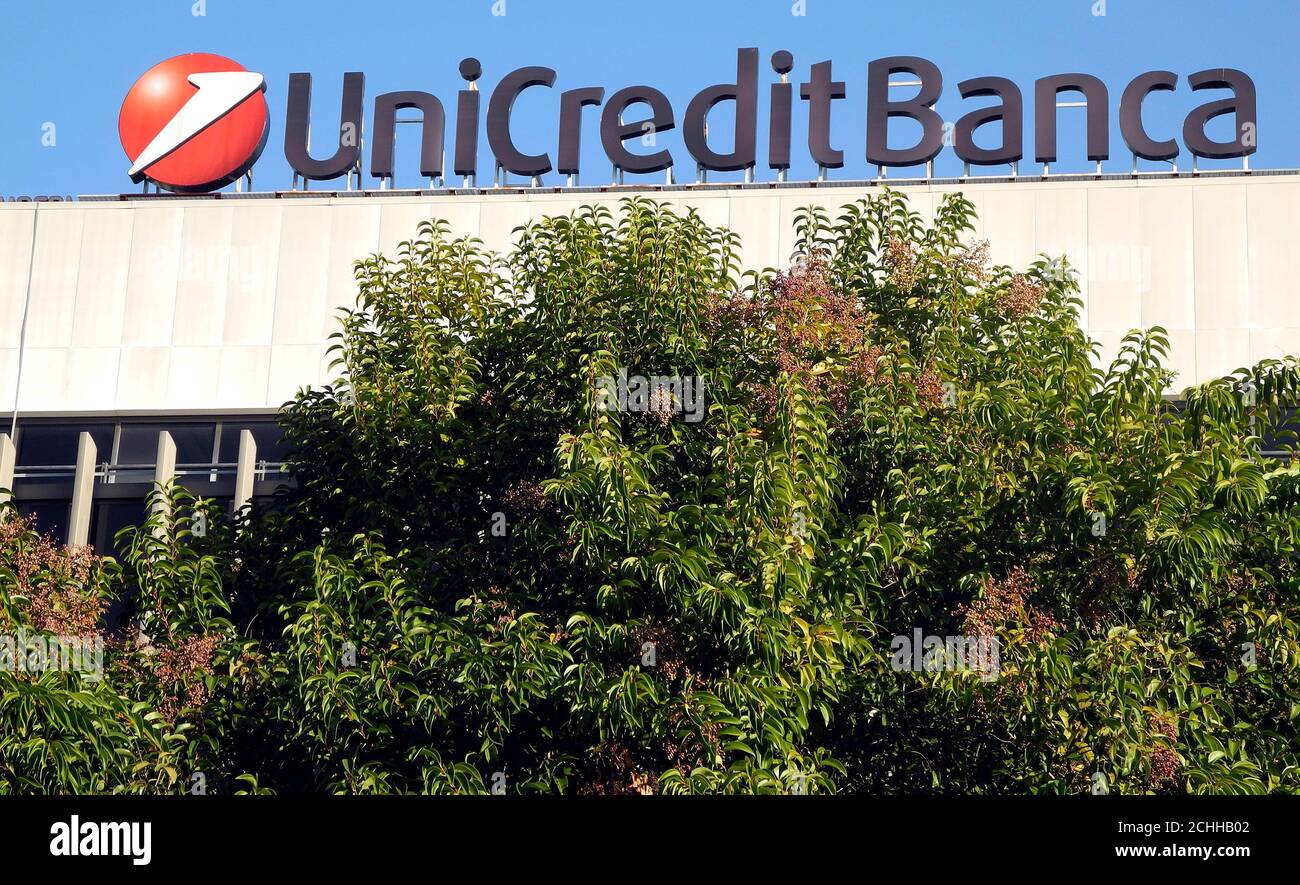 Unicredit Bank Logo High Resolution Stock Photography And Images Alamy