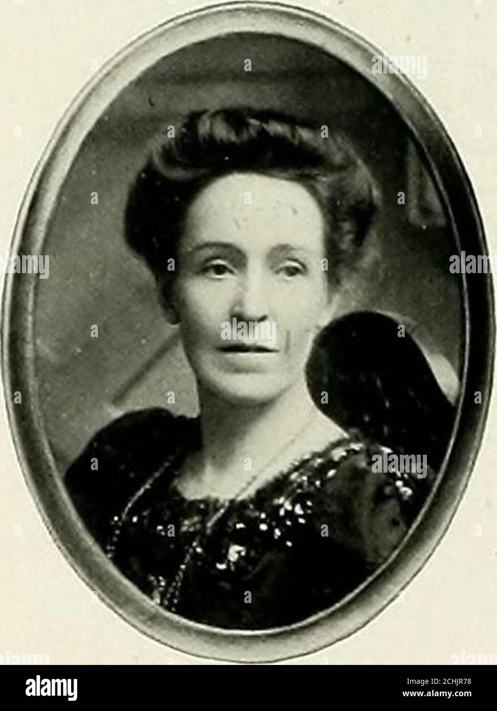 . History of the Carlile family : Paisley branch . ghter of the late Rev. Walter Chalmers Smith, d.d., ll.d.,minister of the United Free Church of Scotland and Scottishpoet. She was born on 25 May, 1862, and was educated inGlasgow and Edinburgh. The Rev. and Mrs. A. J. Carlyle reside at St. Edmunds HallHouse, Oxford. In politics he is a Liberal. There are twochildren of the marriage, both daughters ; see Carlyle, MargaretMonteith and Mary Monteith. Carlyle, Edward Irving, the only son of Carlyle, Gavin,was born on 15 September, 1871, and was educated at St. JohnsCollege, Oxford, where he was E Stock Photo