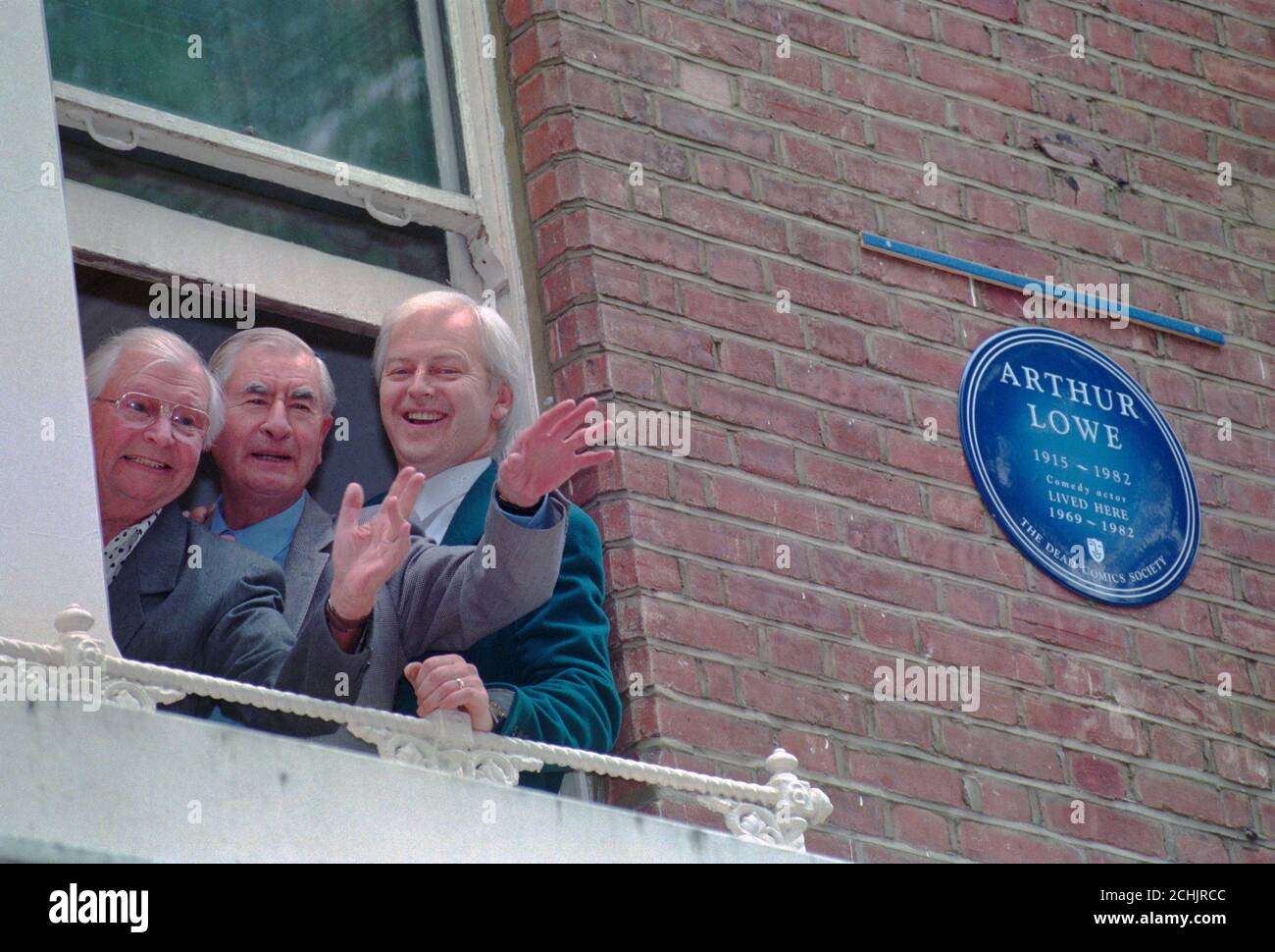 Surviving members of the 'Dad's Army' cast reunited at the unveiling of the Dead Comics Society Blue Plaque in memory of actor Arthur Lowe in London. L-R Clive Dunn, Bill Pertwee and Ian Lavender. Stock Photo