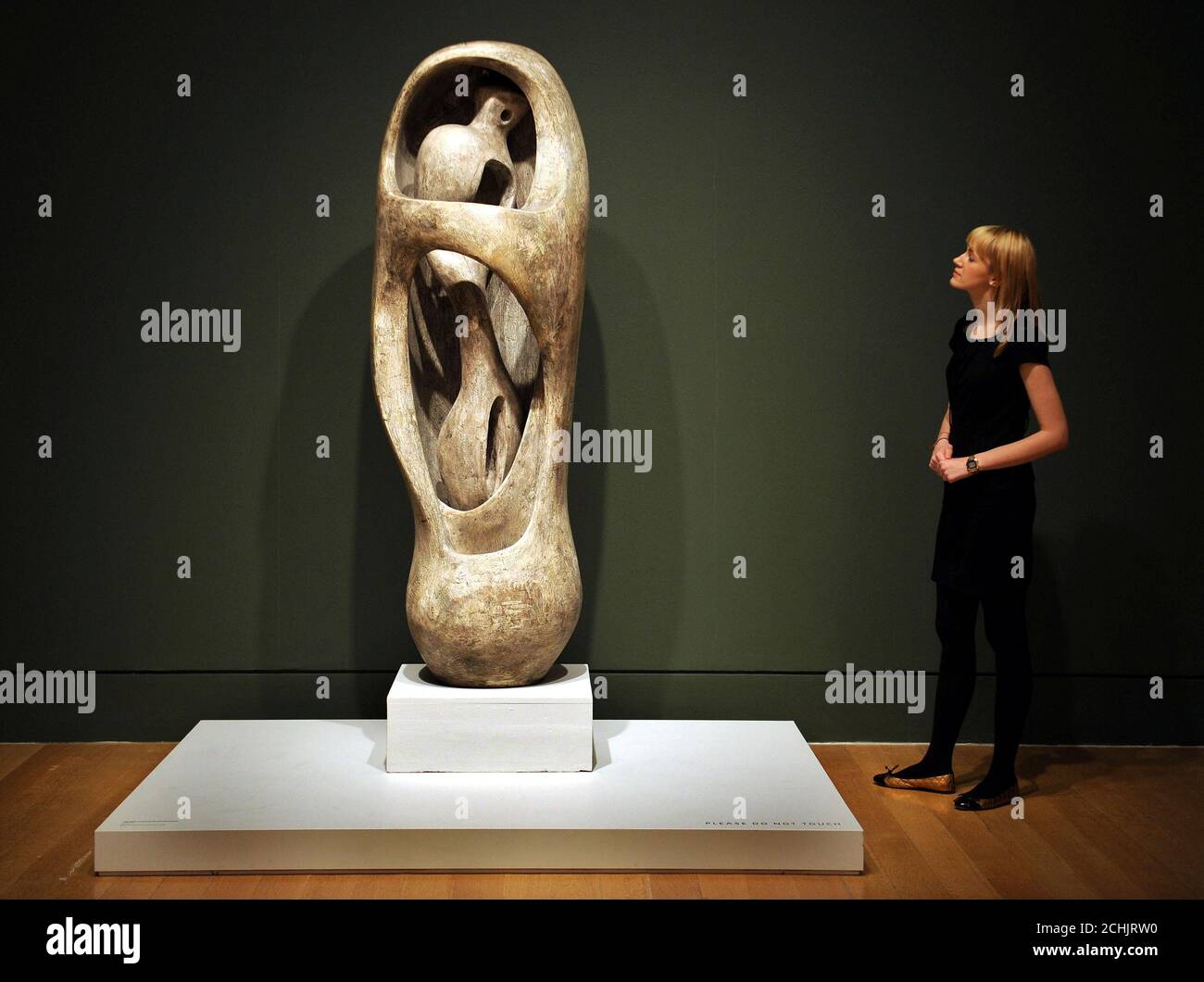 Upright internal external form 1952 3 hi-res stock photography and ...