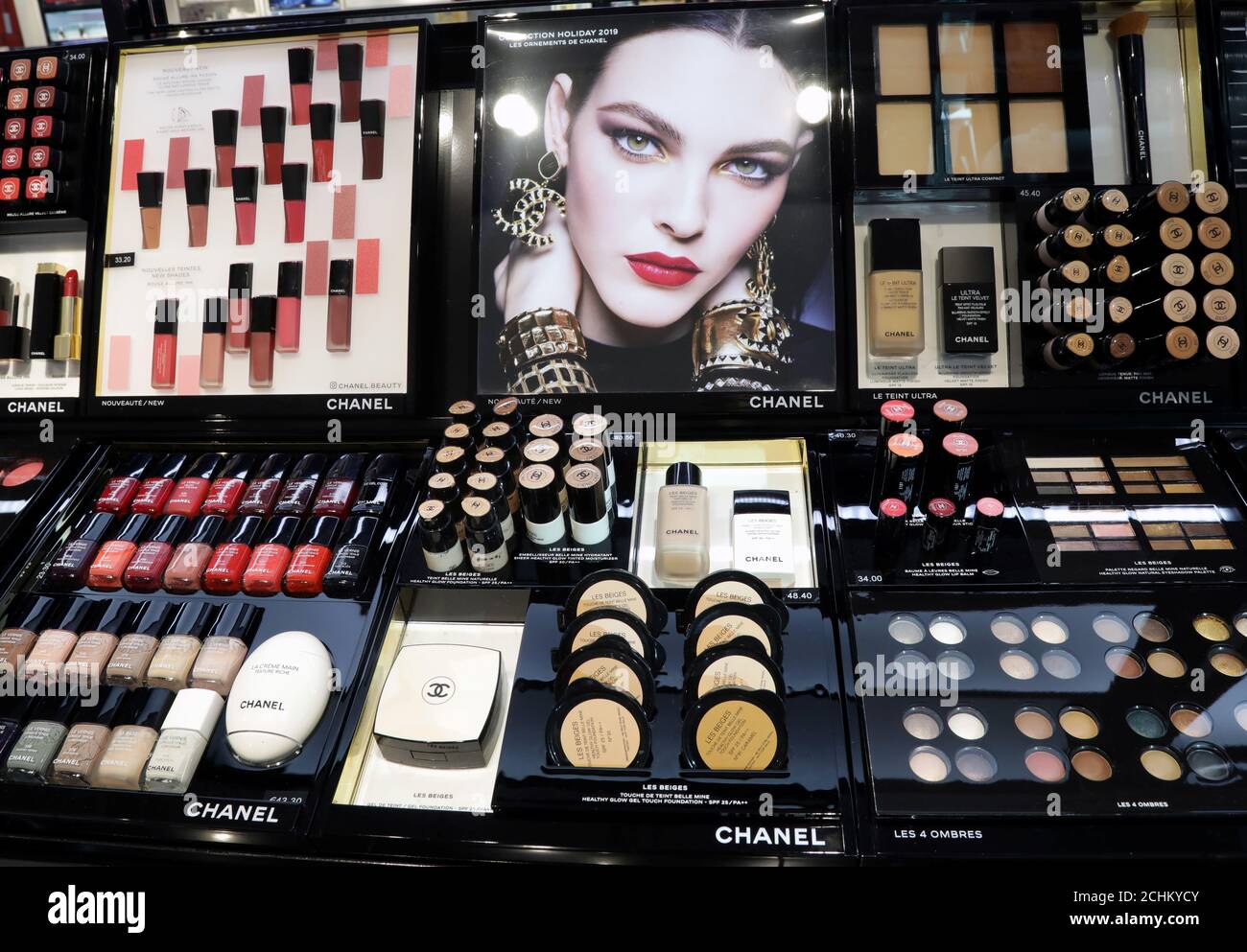Dior makeup hi-res stock photography and images - Alamy