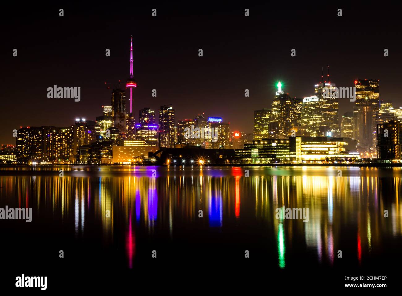 Toronto skyline over lake Ontaio Stock Photo - Alamy