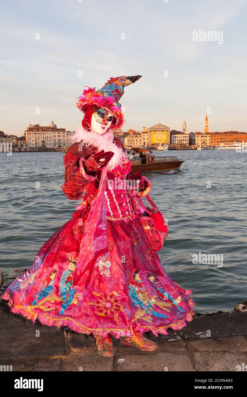 Venice carnival woman hat hi-res stock photography and images - Alamy