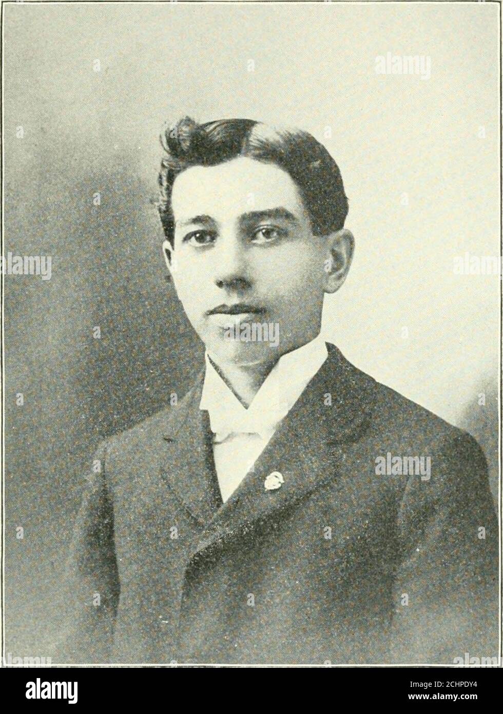 A memorial of the town of Hampstead, New Hampshire. Historic and genealogic  sketches . ANSON H. KIMBALL.. HORACE WALTER LITTLE. ft s ^ Tr ^ THE DR.  KASTMAN MONUMENT. A SERMON, image size:980x1390