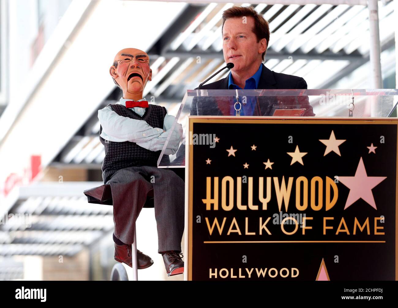 Jeff dunham walk hires stock photography and images Alamy