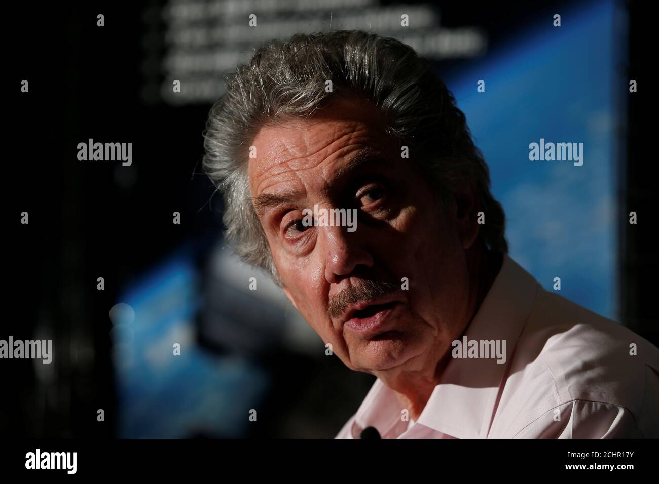 Robert bigelow science hires stock photography and images Alamy